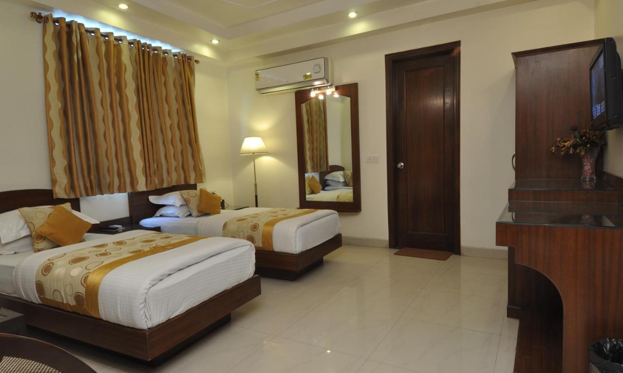 Hotel Trimrooms Shipra @ Railway Station New Delhi